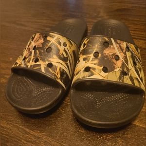 Crocs slip on sandals size M5 W7